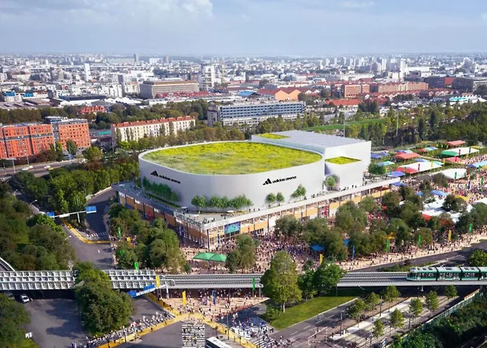 Проживание в семье Arena Porte La Chapelle *