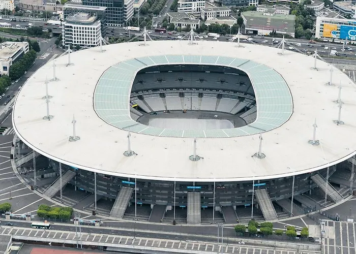 Arena Porte La Chapelle Проживание в семье *